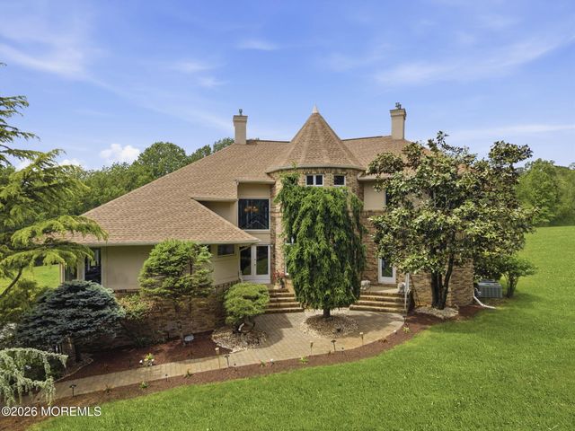 440 Fawns Run, Morganville, NJ 07751