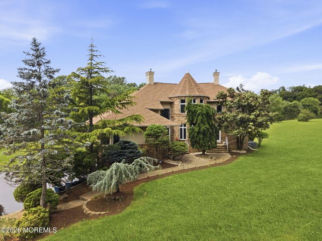 440 Fawns Run, Morganville, NJ 07751