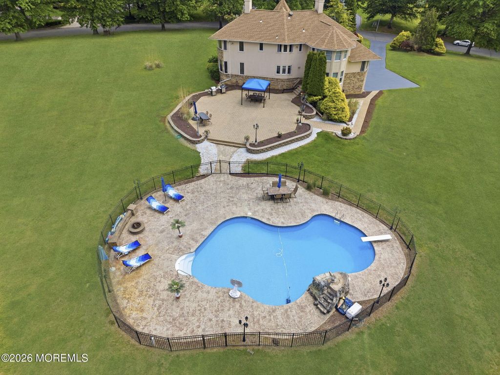 440 Fawns Run, Morganville, NJ 07751