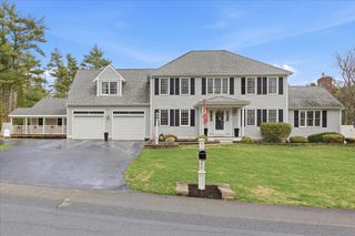 2 Commons Dr, Carver, MA 02330