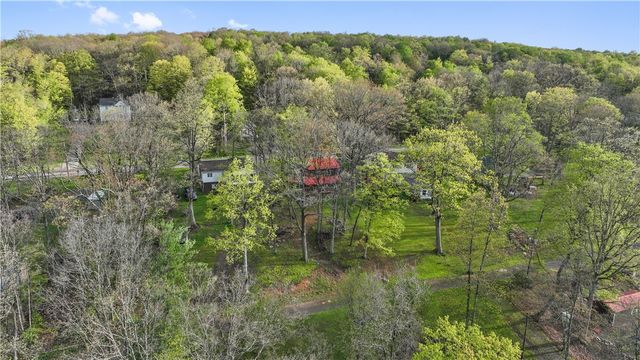 1036 Causeway Dr, Lake Stonycreek, PA 15541