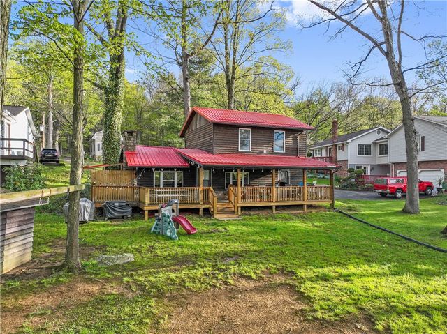 1036 Causeway Dr, Lake Stonycreek, PA 15541