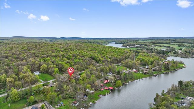1036 Causeway Dr, Lake Stonycreek, PA 15541