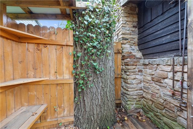 1036 Causeway Dr, Lake Stonycreek, PA 15541