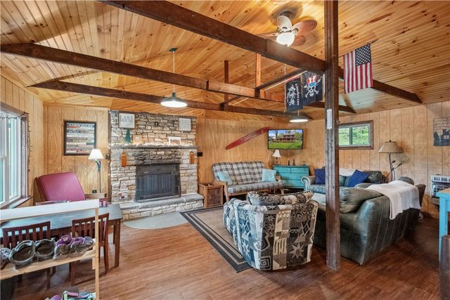 1036 Causeway Dr, Lake Stonycreek, PA 15541