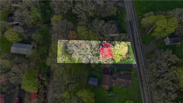 1036 Causeway Dr, Lake Stonycreek, PA 15541