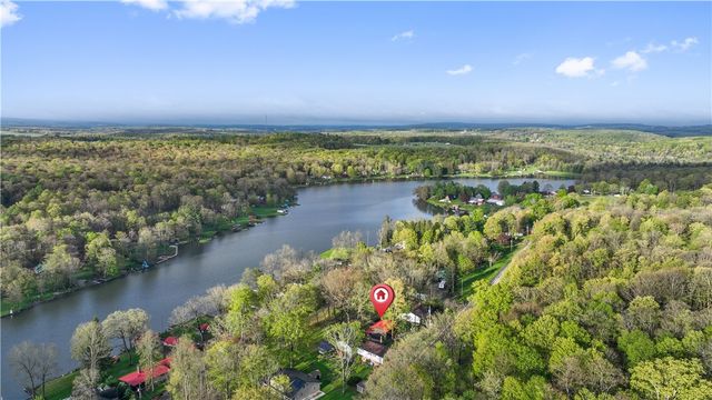 1036 Causeway Dr, Lake Stonycreek, PA 15541