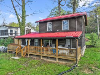 1036 Causeway Dr, Lake Stonycreek, PA 15541