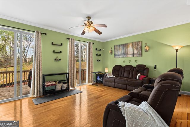 284 Blue Pointe Court, Suwanee, GA 30024