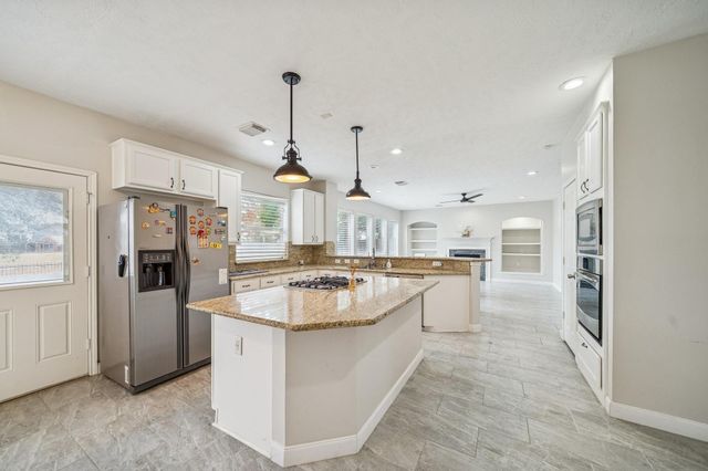 12310 Shadow Island Drive, Houston, TX 77082