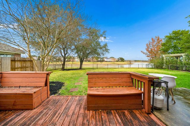 12310 Shadow Island Drive, Houston, TX 77082