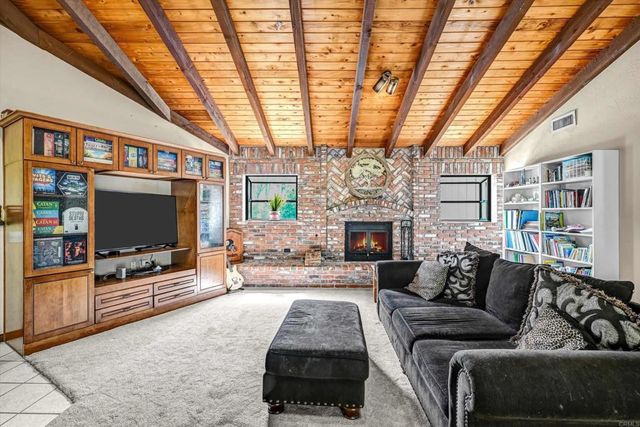 3056 Overhill Drive, Vista, CA 92084