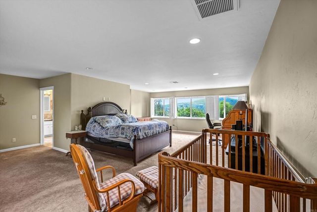 3056 Overhill Drive, Vista, CA 92084