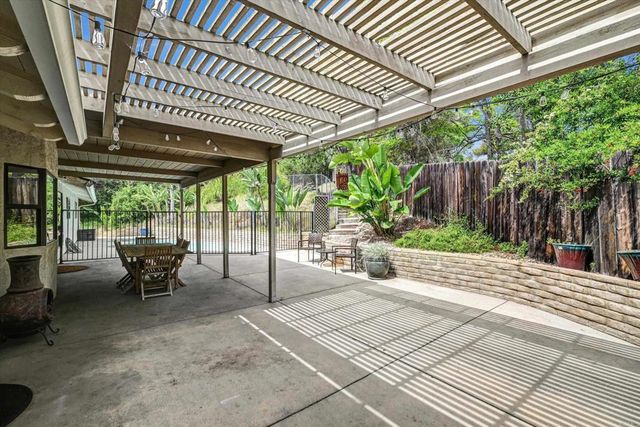 3056 Overhill Drive, Vista, CA 92084