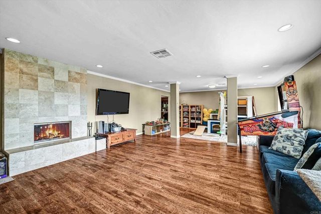 3056 Overhill Drive, Vista, CA 92084