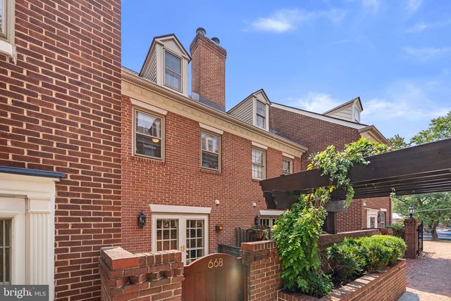 668 S COLUMBUS ST, Alexandria, VA 22314