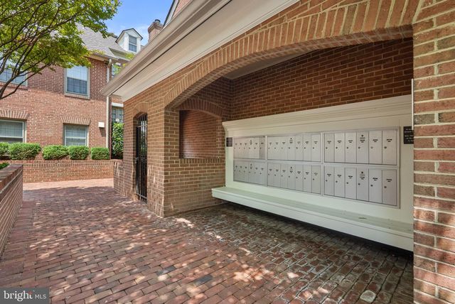 668 S COLUMBUS ST, Alexandria, VA 22314