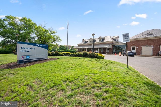 668 S COLUMBUS ST, Alexandria, VA 22314