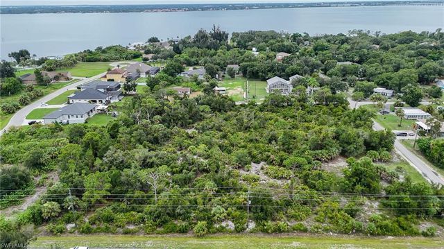 1910 Banana ST, Port Charlotte, FL 33980