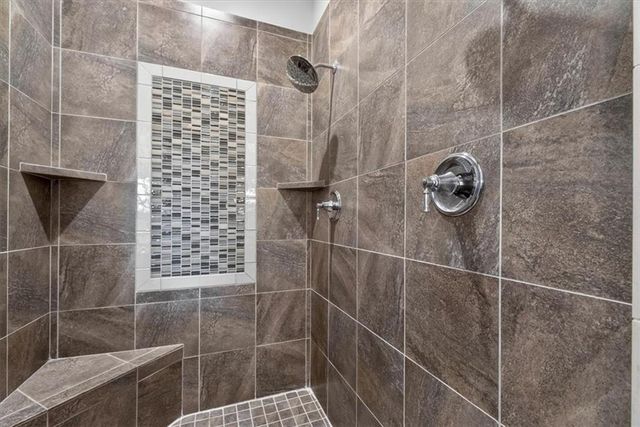 9117 W 178th Street, Overland Park, KS 66013
