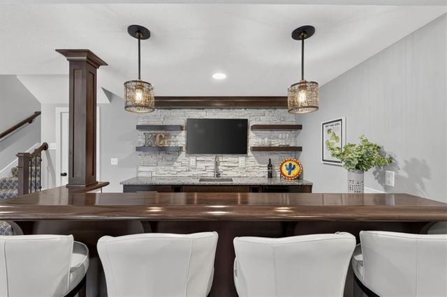9117 W 178th Street, Overland Park, KS 66013