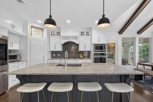 9117 W 178th Street, Overland Park, KS 66013