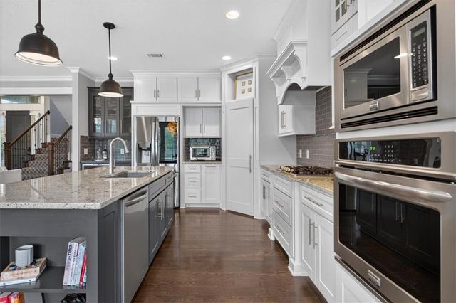 9117 W 178th Street, Overland Park, KS 66013