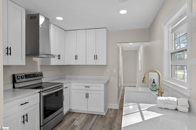 19 Mclean Street, Greenville, SC 29611