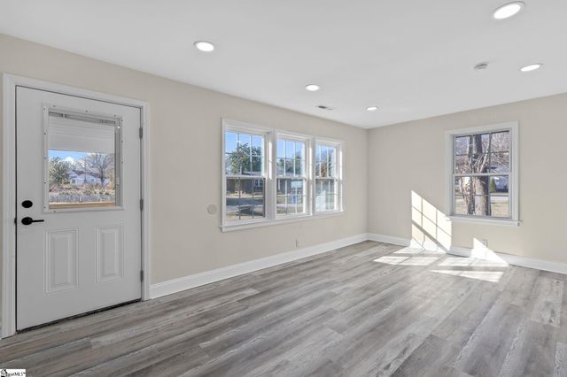 19 Mclean Street, Greenville, SC 29611