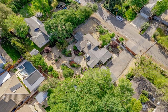 5525 Kenneth Ave, Carmichael, CA 95608