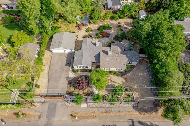 5525 Kenneth Ave, Carmichael, CA 95608