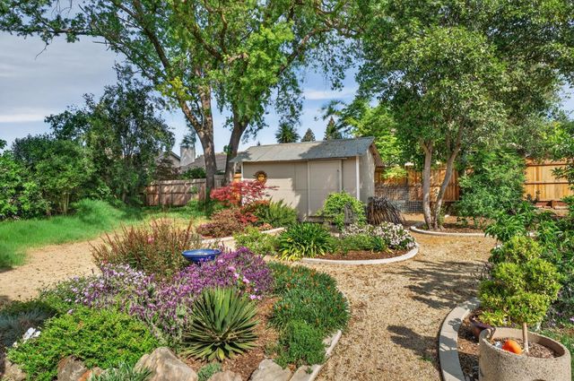 5525 Kenneth Ave, Carmichael, CA 95608