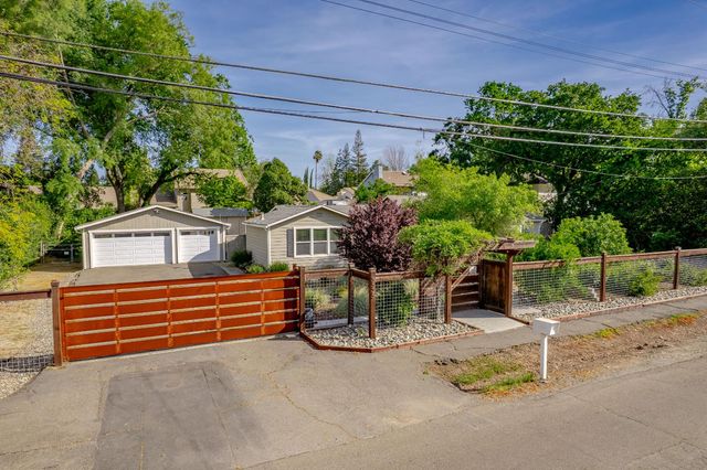 5525 Kenneth Ave, Carmichael, CA 95608