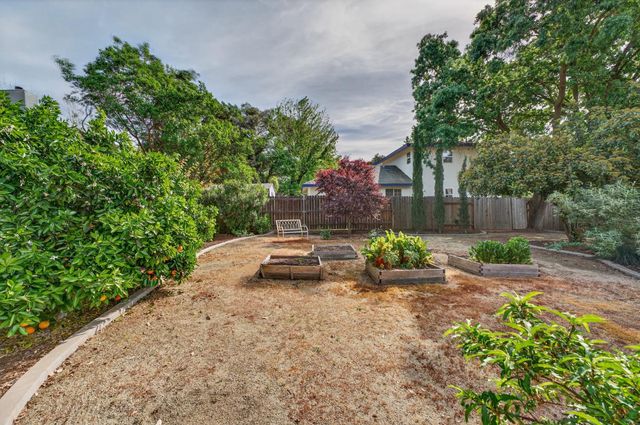 5525 Kenneth Ave, Carmichael, CA 95608