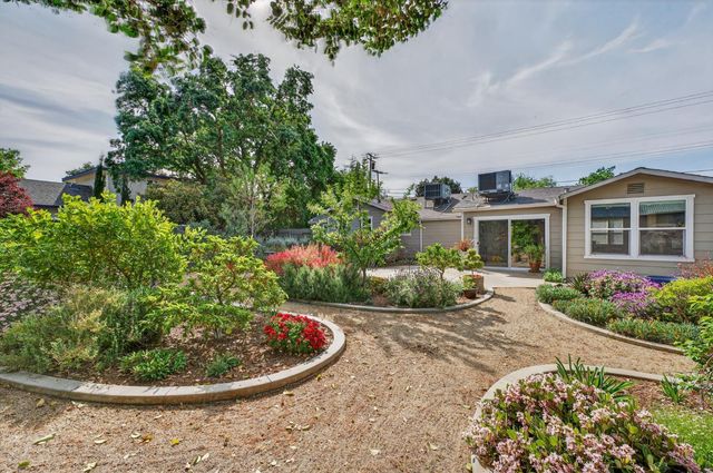 5525 Kenneth Ave, Carmichael, CA 95608