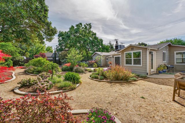 5525 Kenneth Ave, Carmichael, CA 95608