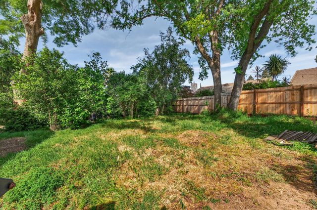 5525 Kenneth Ave, Carmichael, CA 95608