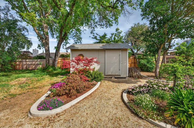 5525 Kenneth Ave, Carmichael, CA 95608