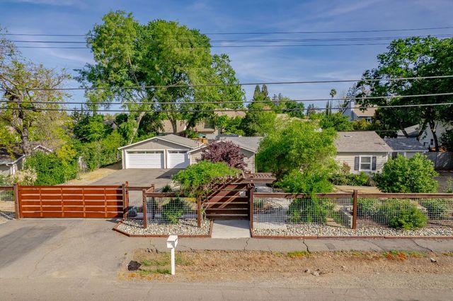 5525 Kenneth Ave, Carmichael, CA 95608