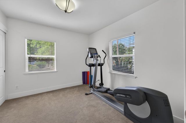 5525 Kenneth Ave, Carmichael, CA 95608