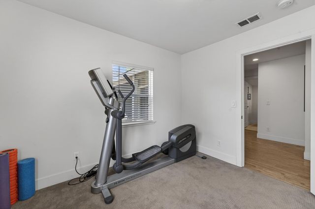 5525 Kenneth Ave, Carmichael, CA 95608