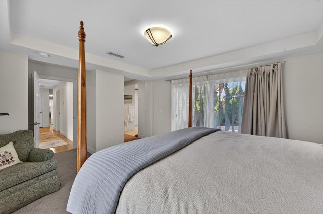 5525 Kenneth Ave, Carmichael, CA 95608