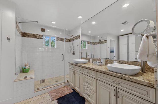 5525 Kenneth Ave, Carmichael, CA 95608