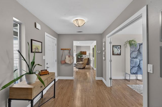 5525 Kenneth Ave, Carmichael, CA 95608