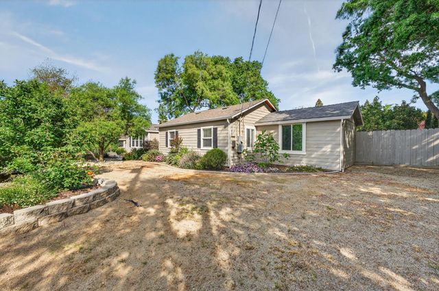 5525 Kenneth Ave, Carmichael, CA 95608