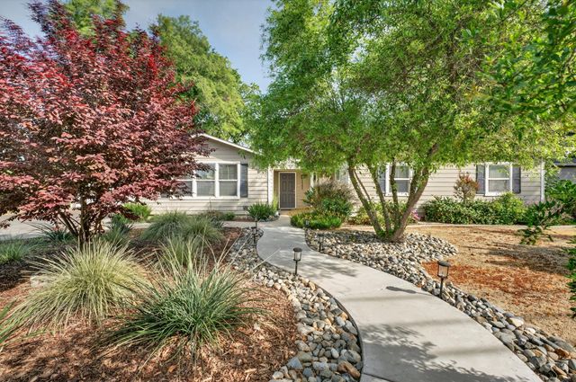 5525 Kenneth Ave, Carmichael, CA 95608