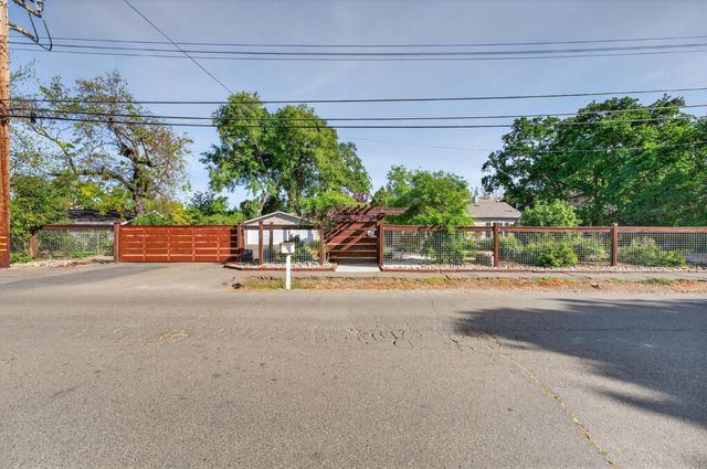 5525 Kenneth Ave, Carmichael, CA 95608