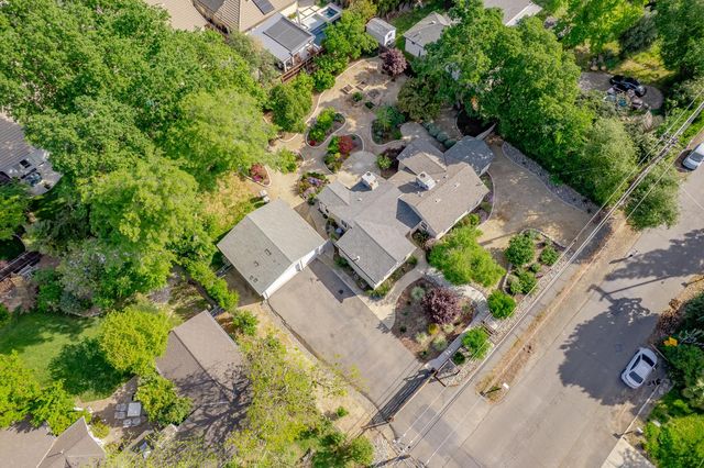 5525 Kenneth Ave, Carmichael, CA 95608