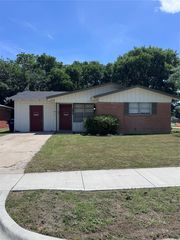 3879 Freddie Street, Fort Worth, TX 76119