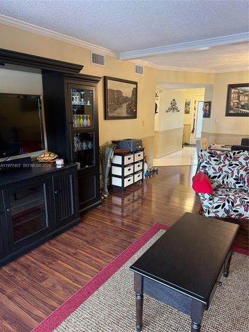 4940 E Sabal Palm Blvd 203, Tamarac, FL 33319